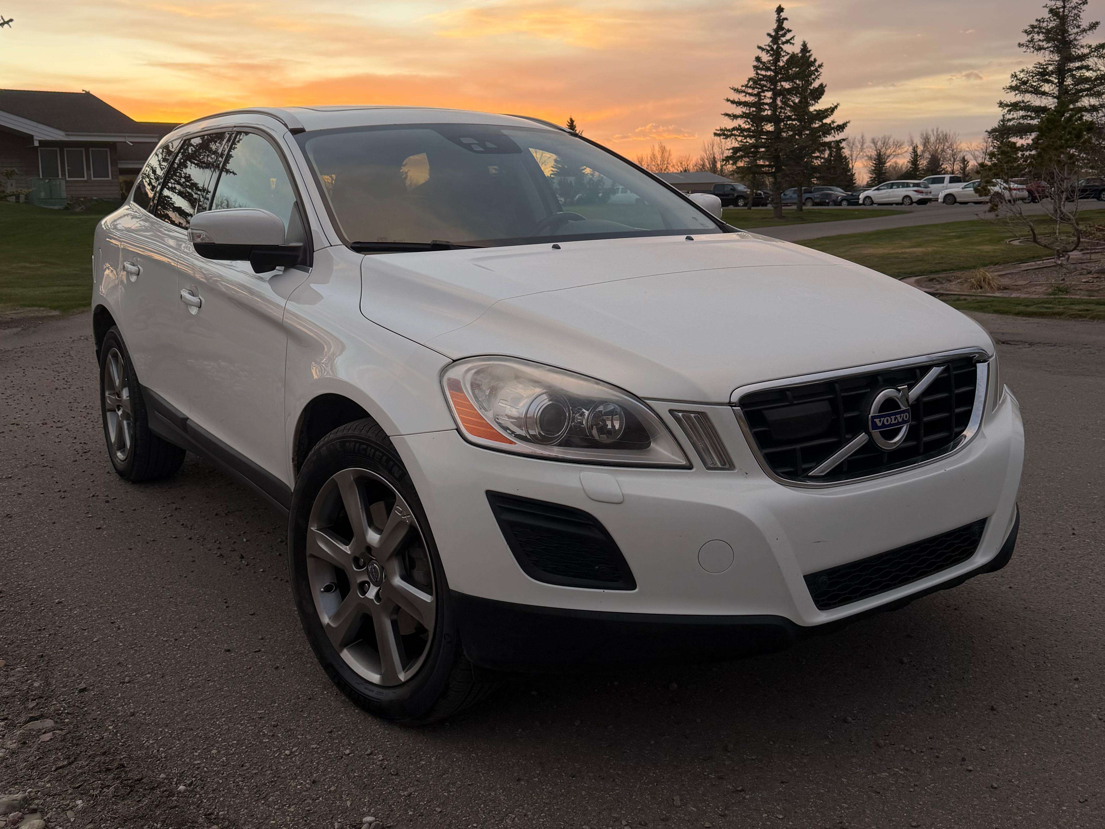 2013 Volvo XC60 T6 Premier Plus alt 4