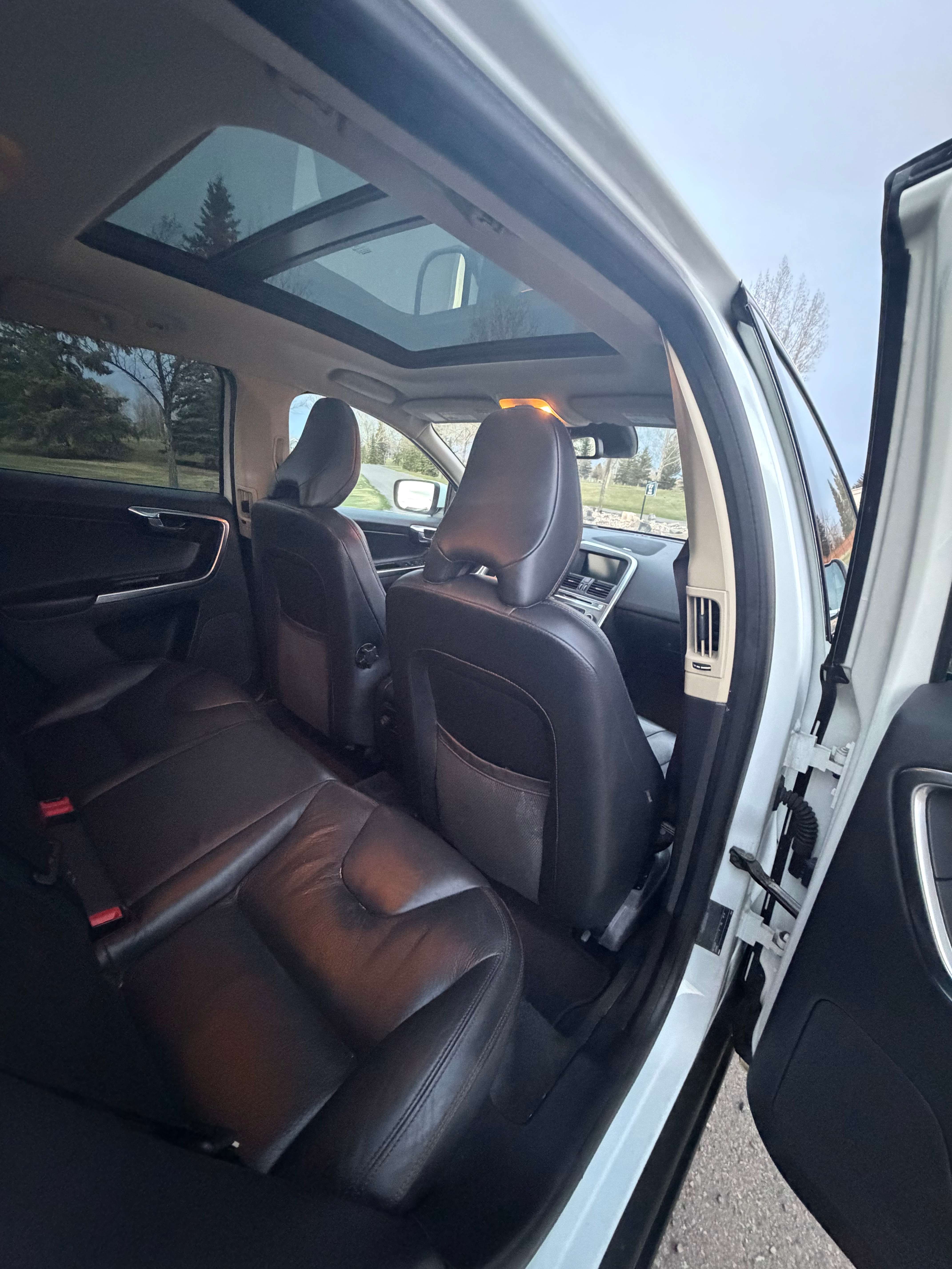 2013 Volvo XC60 T6 Premier Plus thumb 16