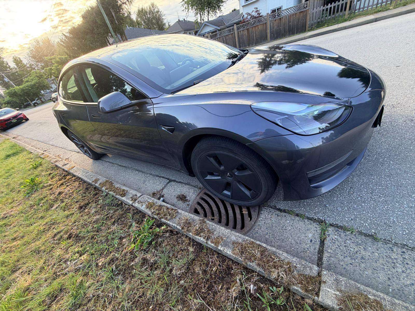 2023 Tesla Model 3 alt 3
