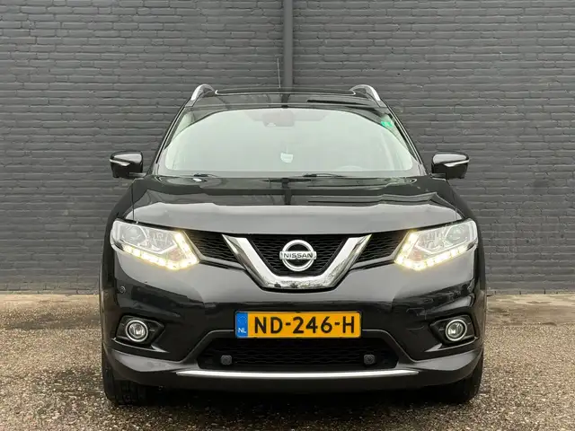 Nissan X-Trail view 3