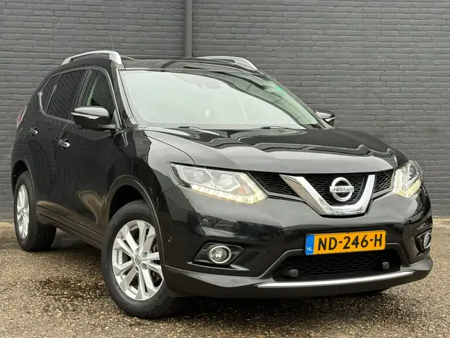 Nissan X-Trail view 2