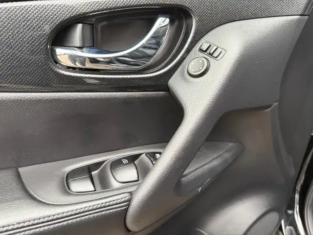 Nissan X-Trail view 15