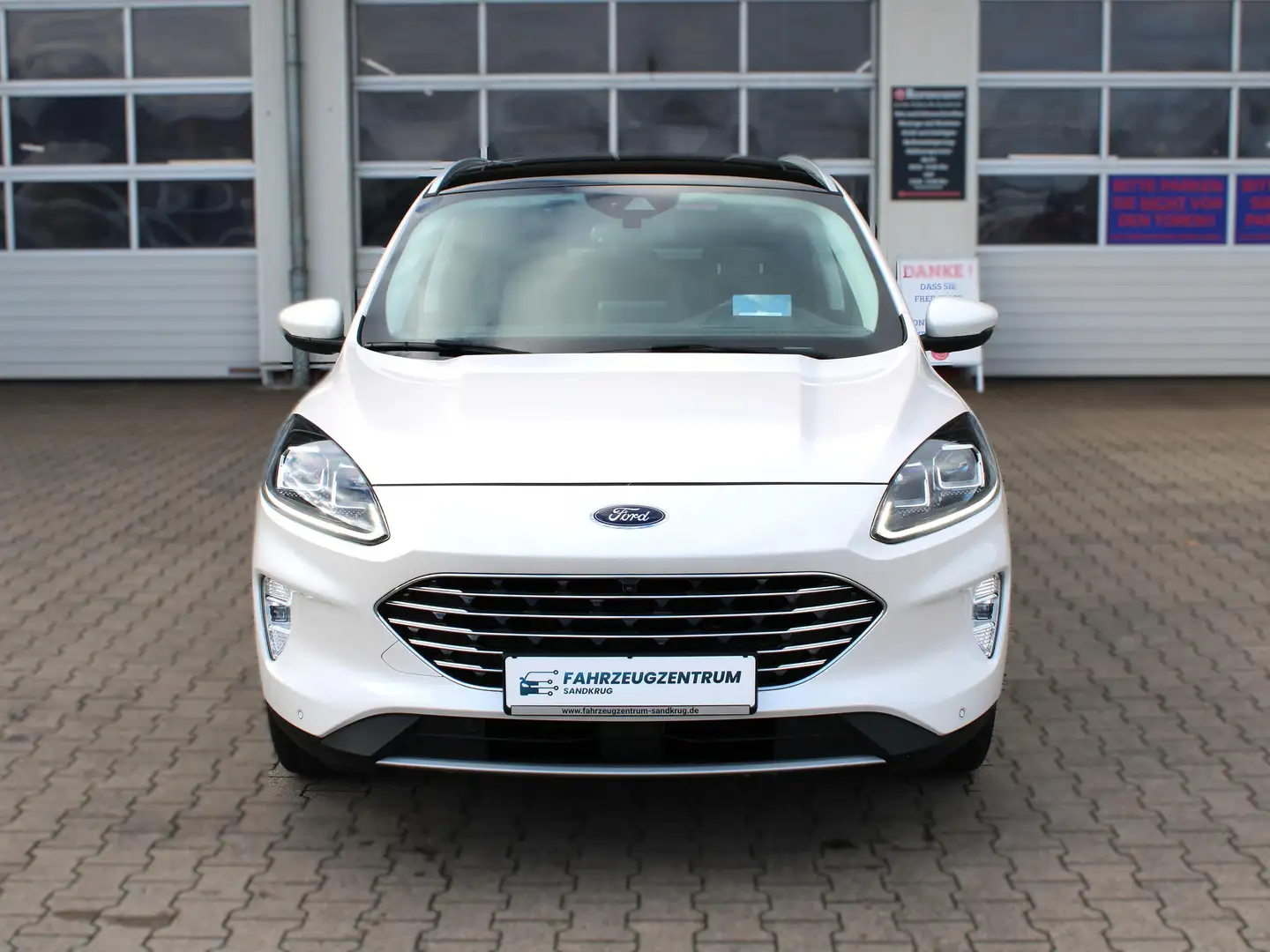 Ford Kuga Titanium AUTOM 1.HAND/KLIM/NAV/DIGIT/SPUR/PANORAMA Weiß - 2