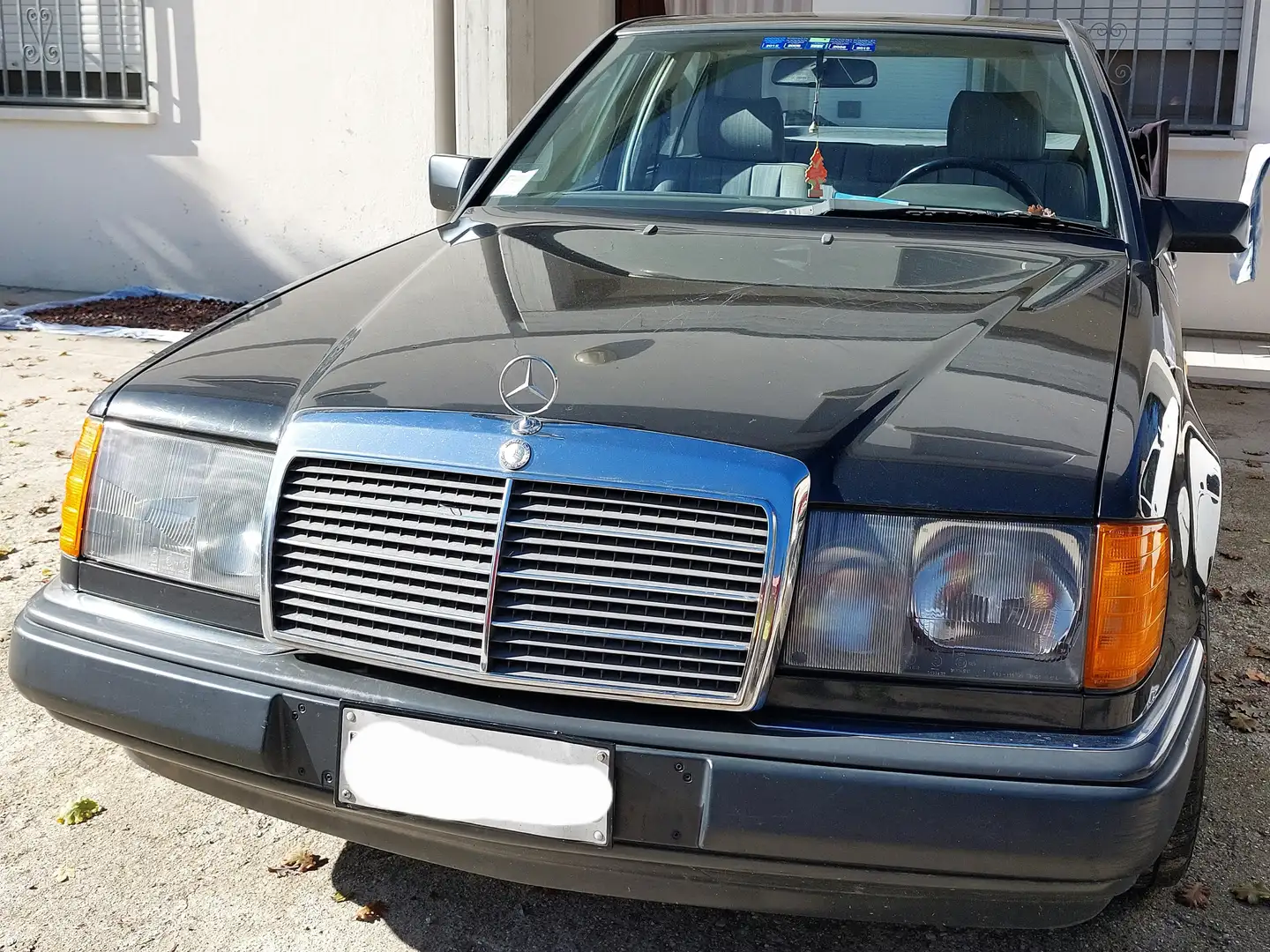 Mercedes-Benz 200 Serie E Noir - 1
