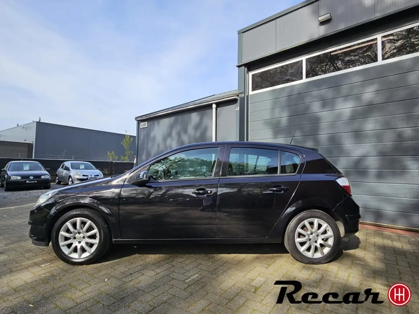 Opel Astra 1.6 Enjoy/Automaat/Zwart/Apk25/5drs Zwart - 2