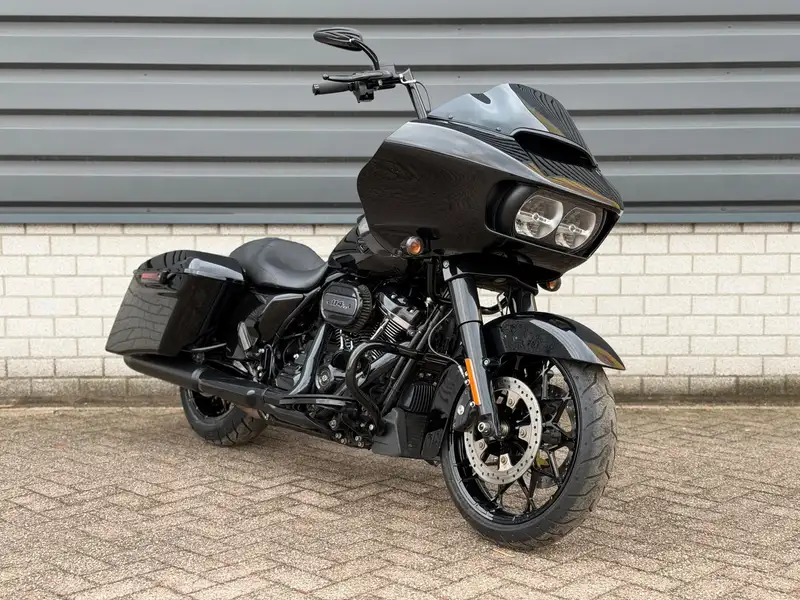 Harley-Davidson Road Glide - foto 2