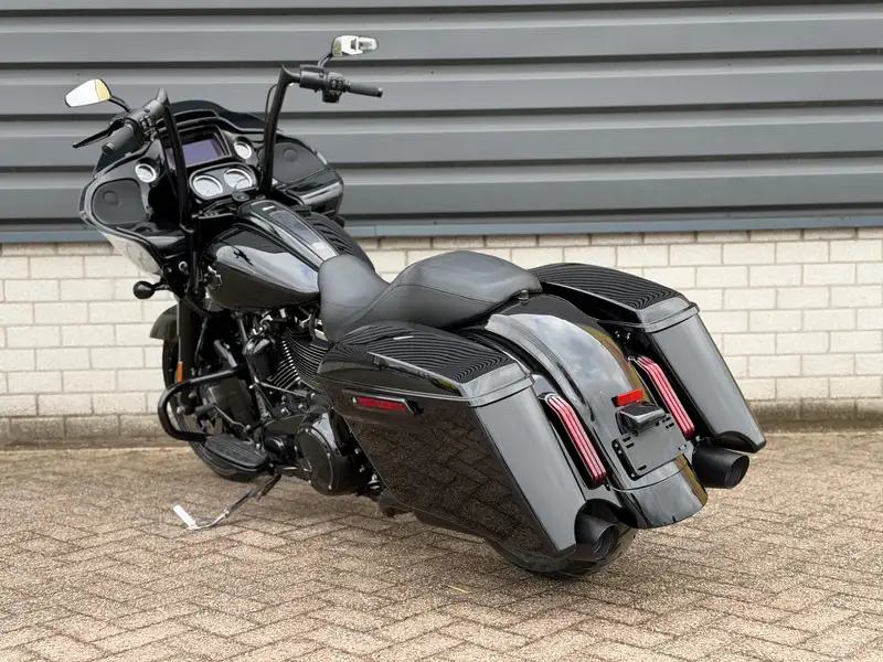 Harley-Davidson Road Glide - foto 3