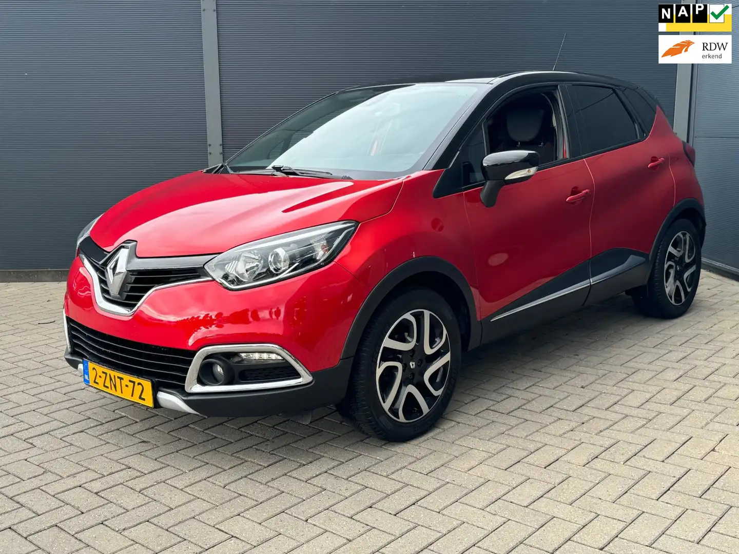 Renault Captur 0.9 TCe Helly Hansen / Camera / Nap / Trekhaak Rood - 1