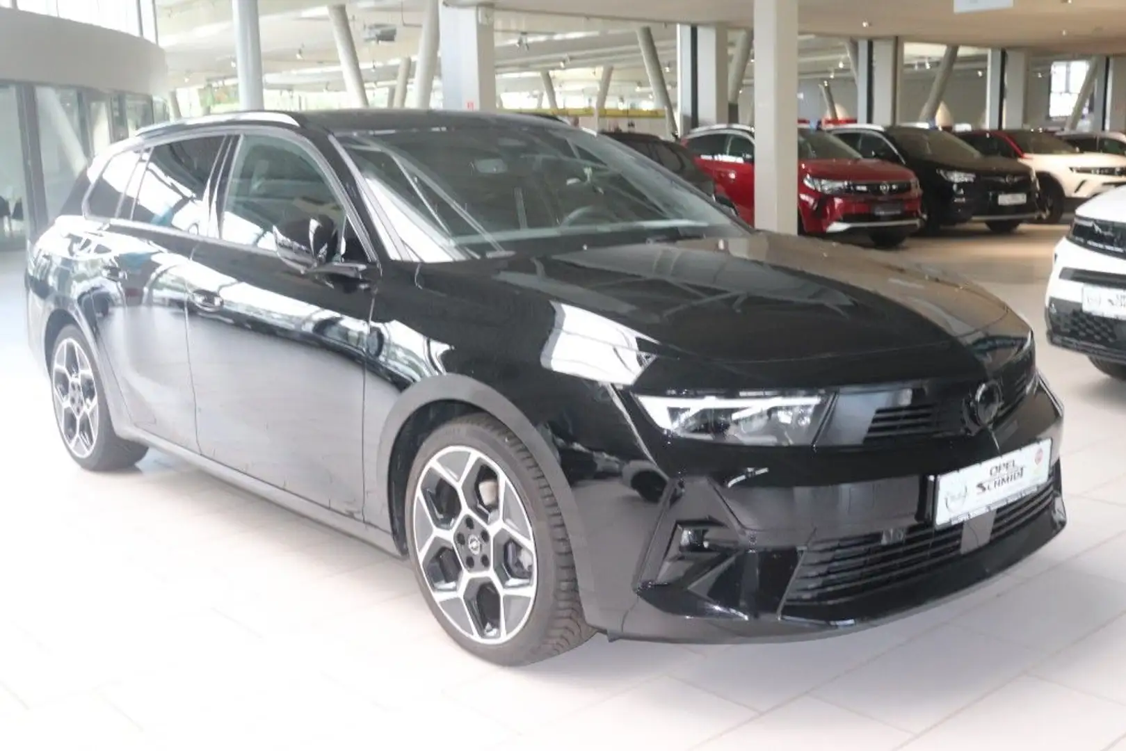 Opel Astra Sports Tourer 1.5 D Automatik Ultimate Schwarz - 2