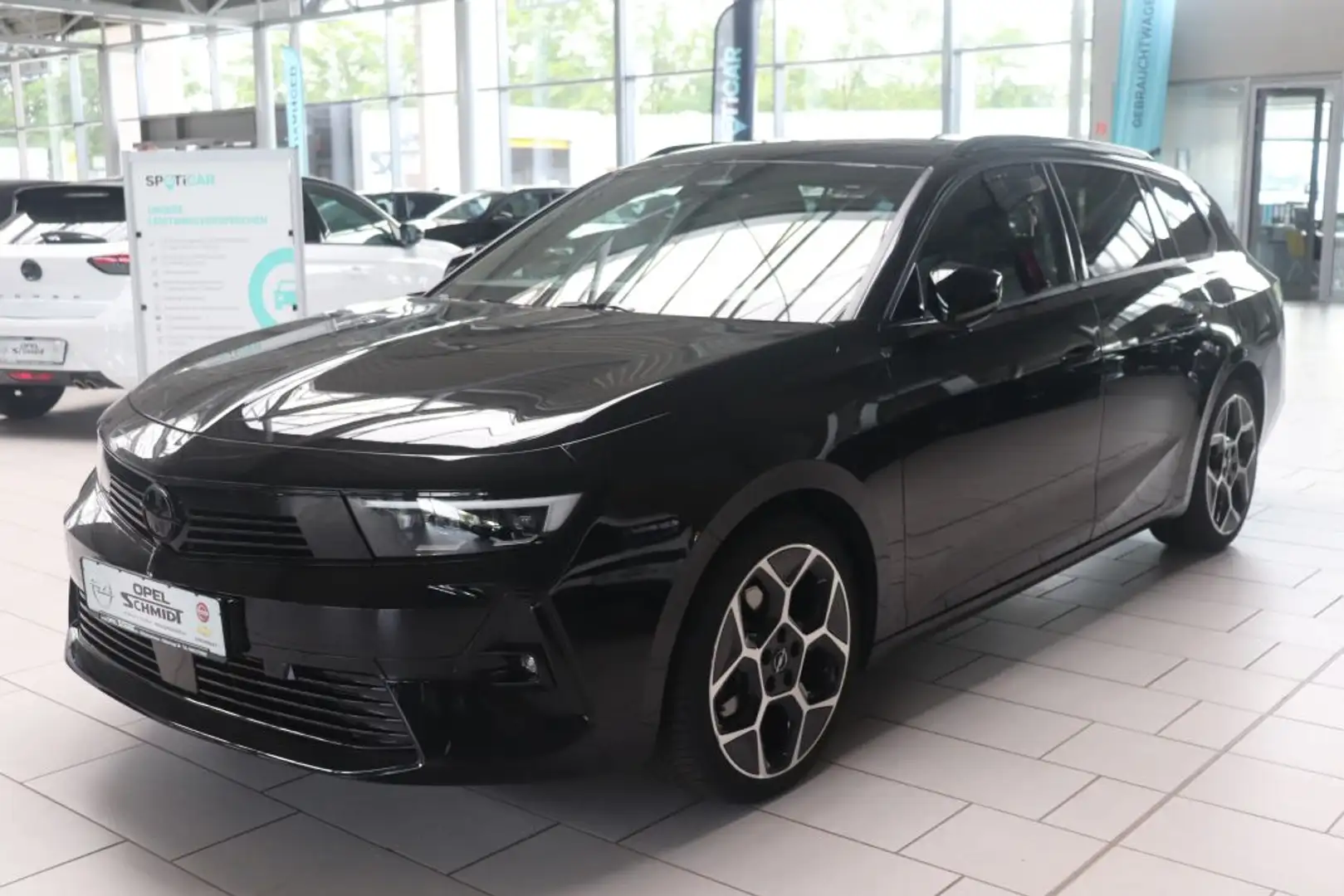 Opel Astra Sports Tourer 1.5 D Automatik Ultimate Schwarz - 1
