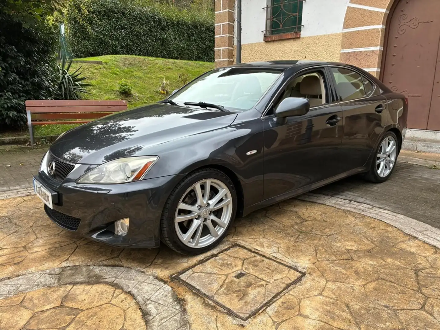 Lexus IS 250 President Aut. Gris - 1
