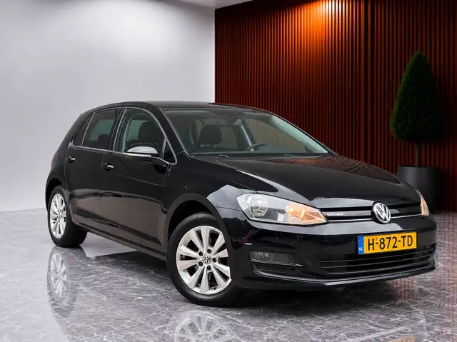 Volkswagen Golf 1.2 TSI Business Edition (ADAPTIVE CRUISE, PARKEER