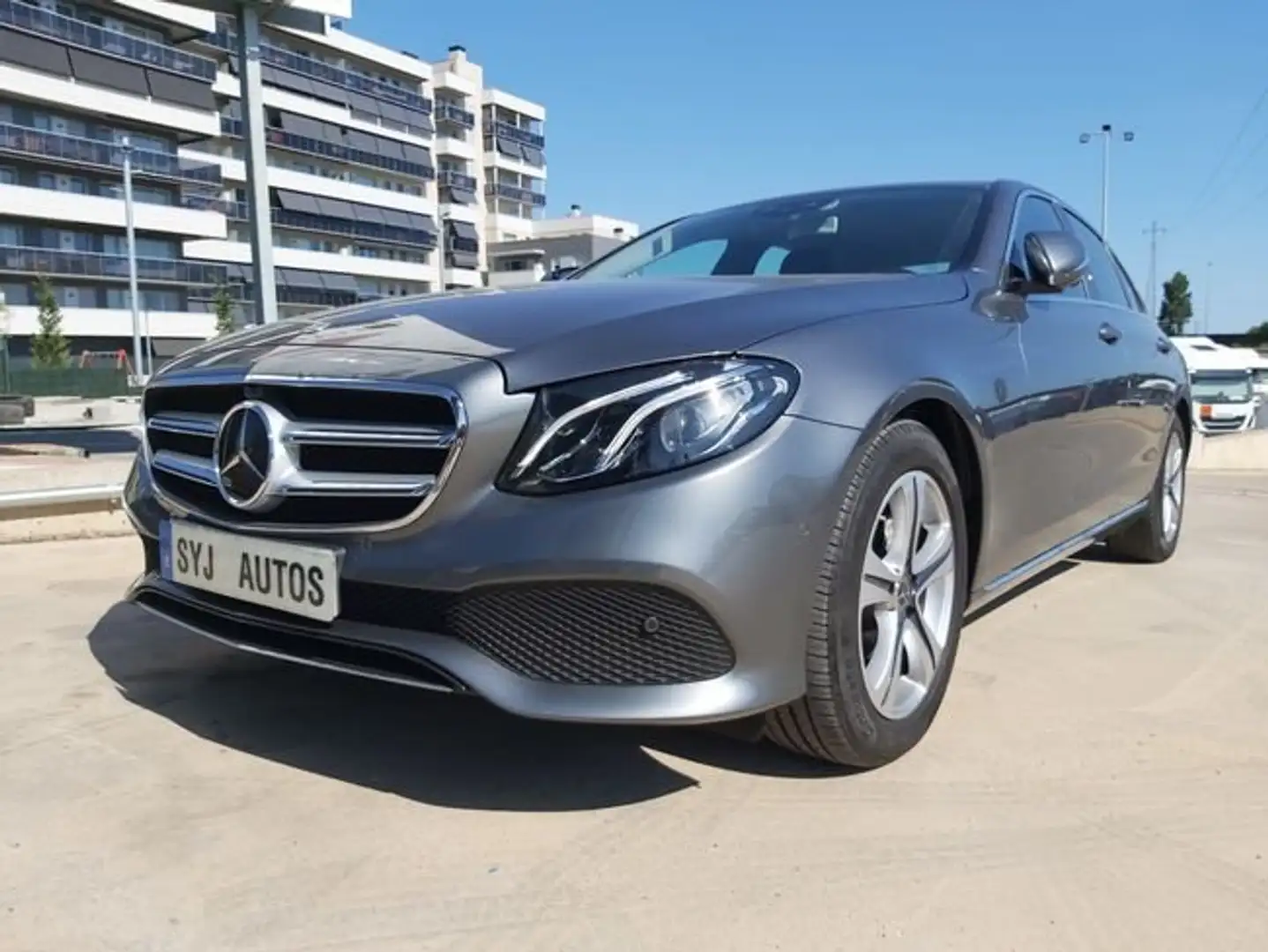 Mercedes-Benz E 220 d Berlina 9G-TRONIC Beige - 1