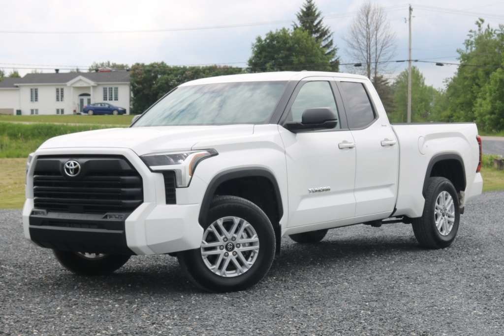 2025 Toyota Tundra SR5 4x4 (V6 3.4L Turbo)