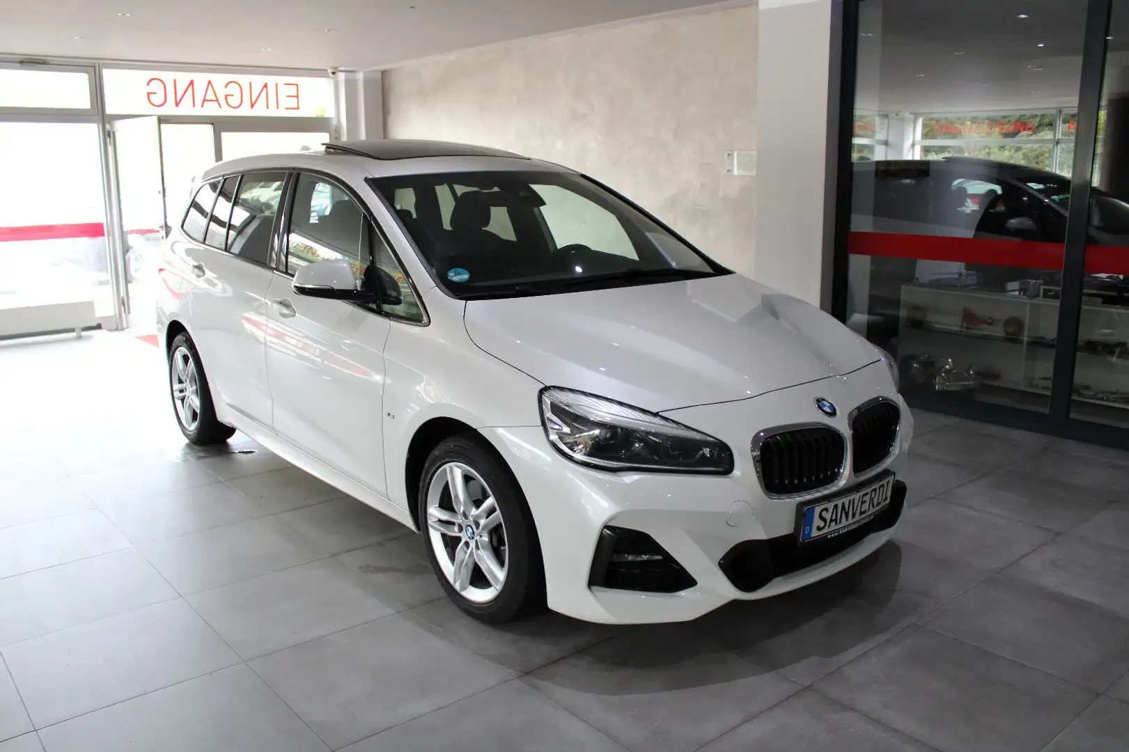 BMW 220 220d  Gran Tourer M-SPORTPAKET NAVI PANORAMA LED Weiß - 2