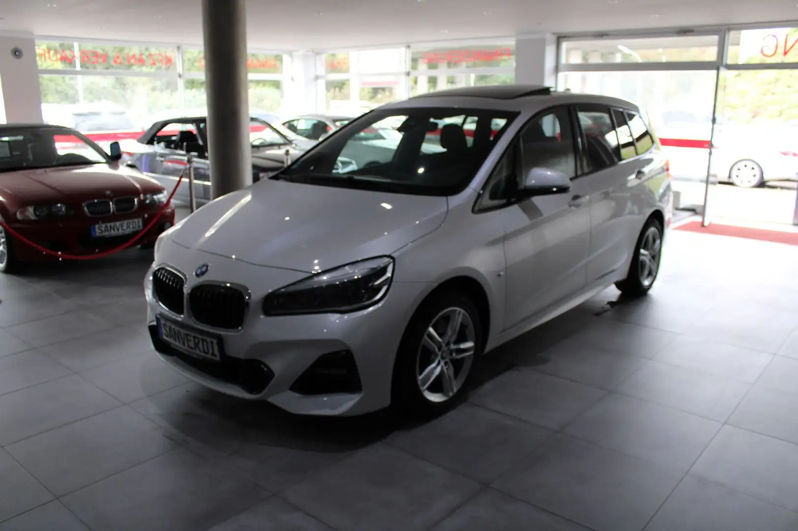BMW 220 220d  Gran Tourer M-SPORTPAKET NAVI PANORAMA LED Weiß - 1
