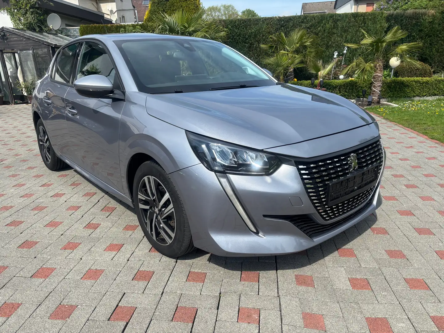 Peugeot 208 Blue, HDI, 100 PS Silber - 1
