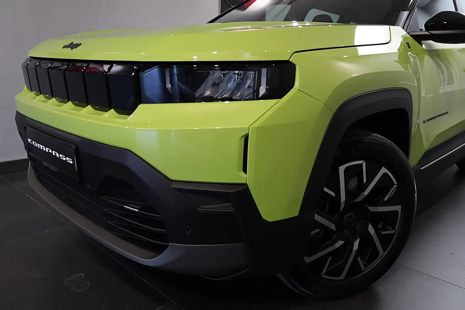 Jeep Compass BEV 74kWh Altitude Schwarz - 2