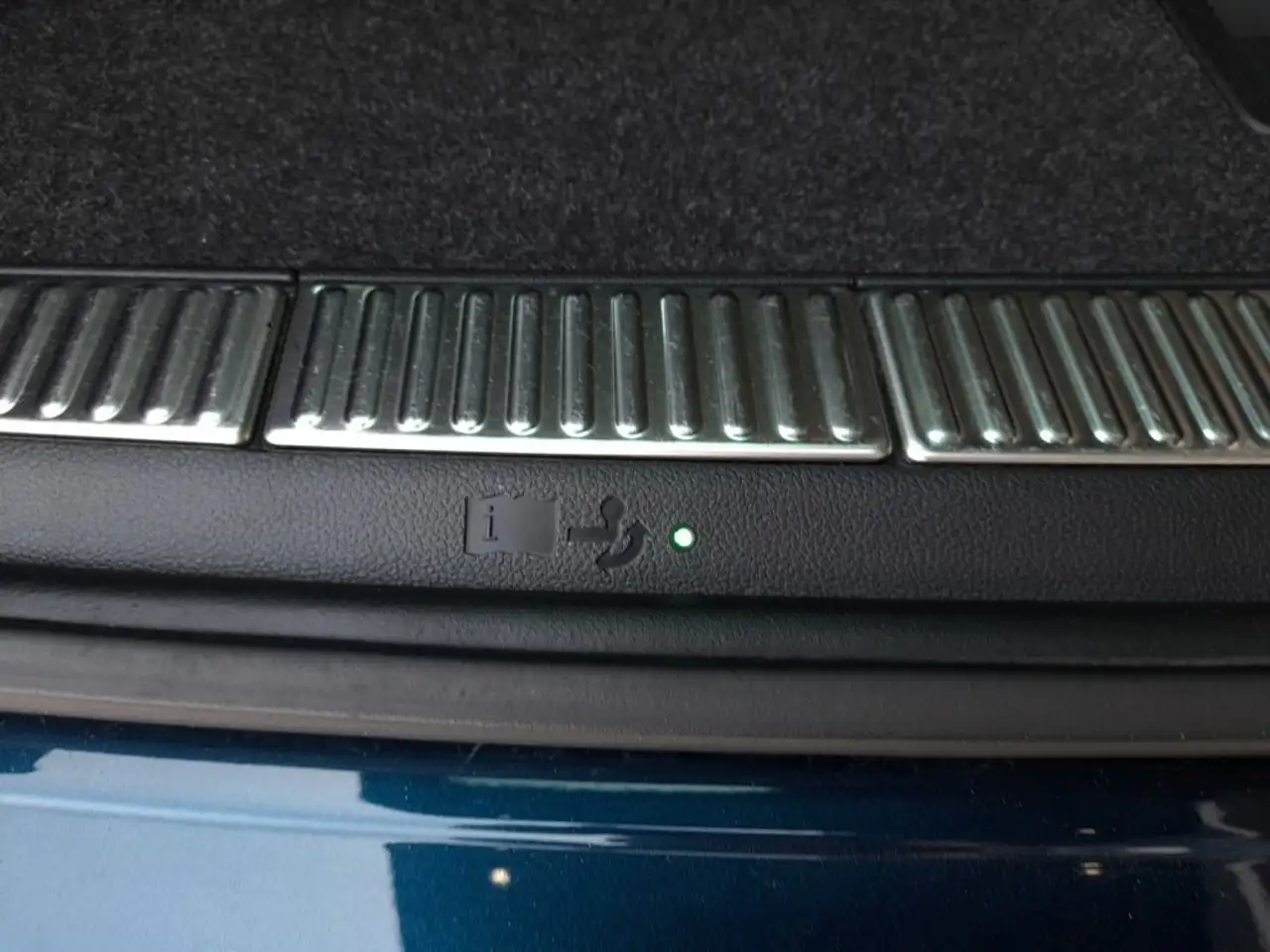 Skoda Superb Kombi STYLE 2,0 TDI DSG *STANDHZG / MATRIX-LED / AHV & 360° KAMERA /, миниатюра 17
