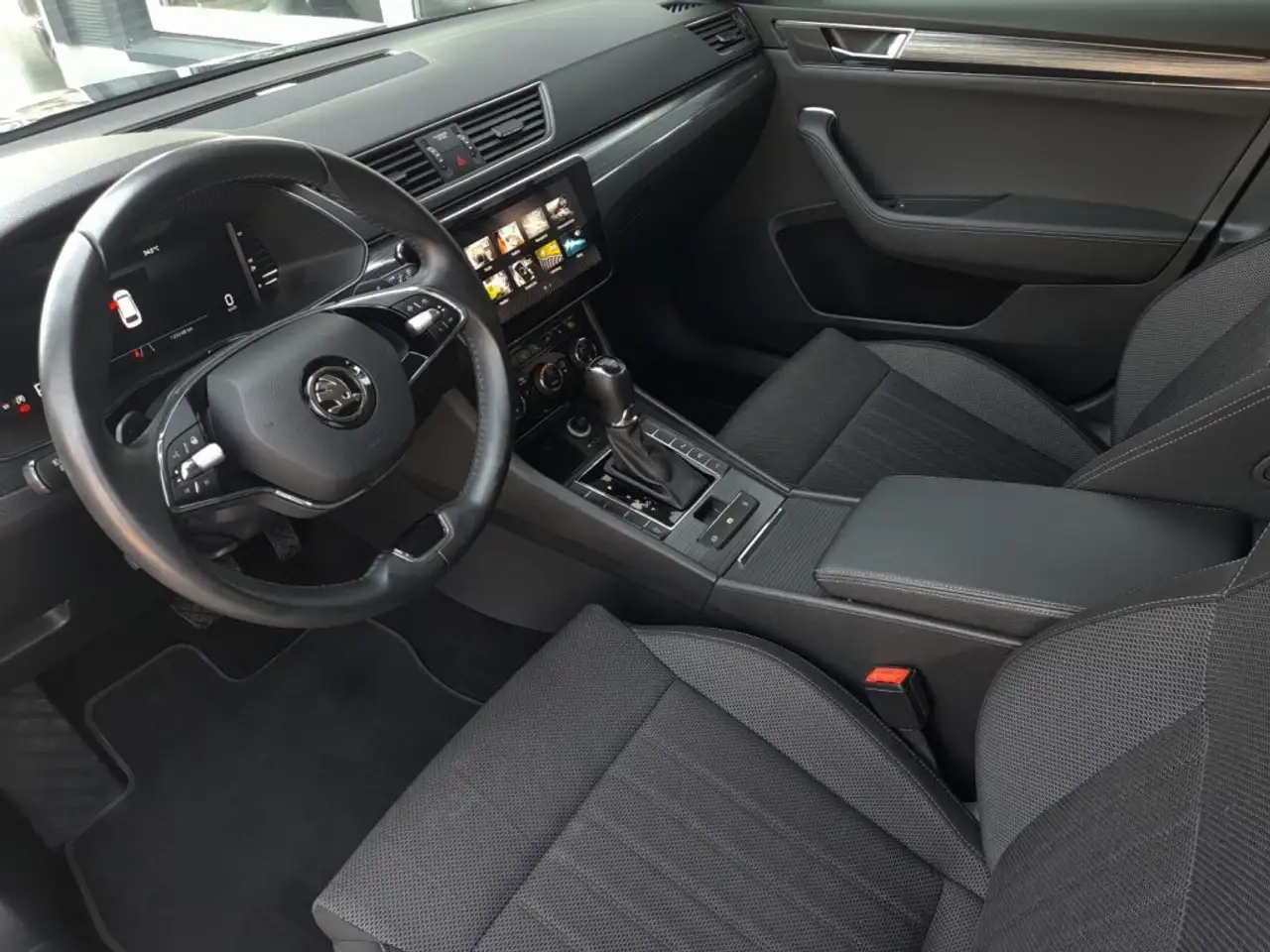 Skoda Superb Kombi STYLE 2,0 TDI DSG *STANDHZG / MATRIX-LED / AHV & 360° KAMERA /, миниатюра 12