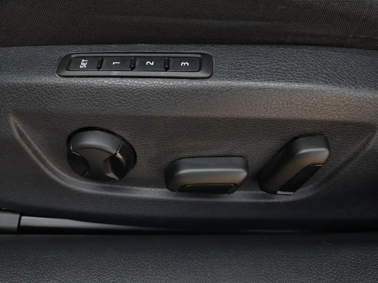 Skoda Superb Kombi STYLE 2,0 TDI DSG *STANDHZG / MATRIX-LED / AHV & 360° KAMERA /, миниатюра 11