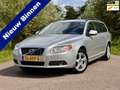 Volvo V70 1.6 T4 Limited Edition / NL Auto / 2 Eigenaren / A Gris - thumbnail 1