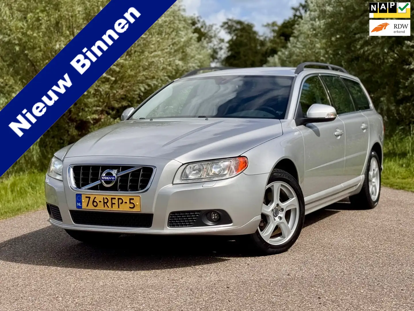 Volvo V70 1.6 T4 Limited Edition / NL Auto / 2 Eigenaren / A Gris - 1