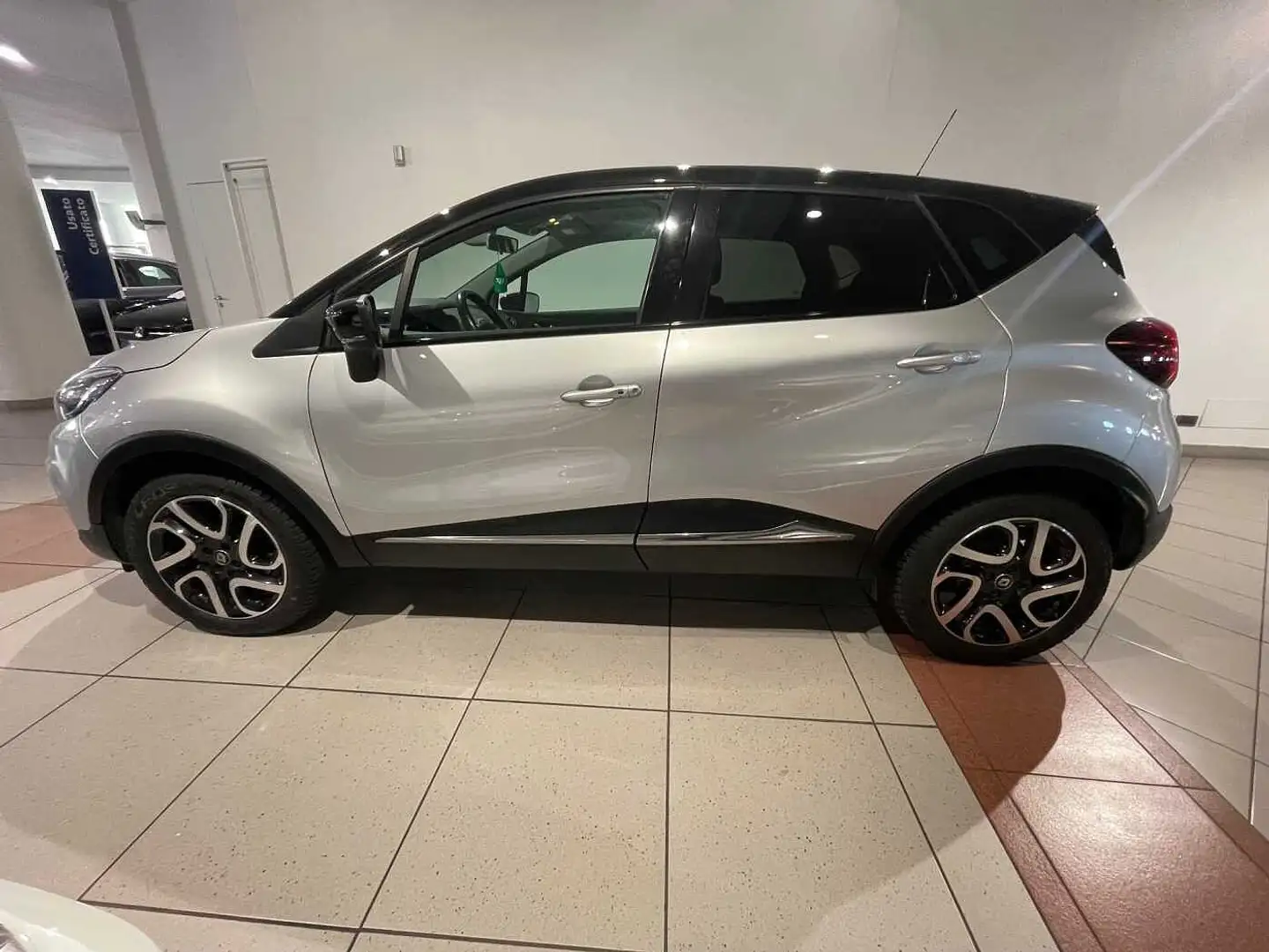Renault Captur 1ª serie dCi 8V 110 CV Start&Stop Argent - 2
