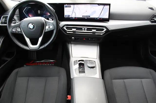 BMW 3 Series view 11