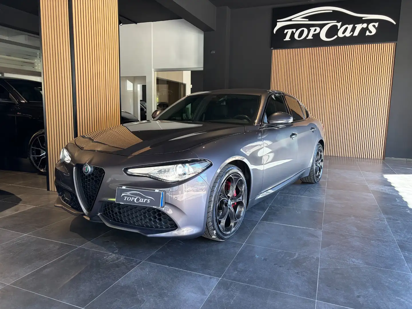 Alfa Romeo Giulia Giulia 2.2 Turbodiesel 210 CV AT8 AWD Q4 Veloce Ti Gris - 2