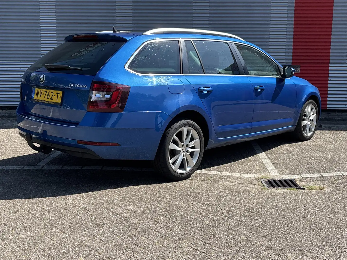Skoda Octavia Combi 1.6 TDI Greentech Style Business | Keyless | Blauw - 2