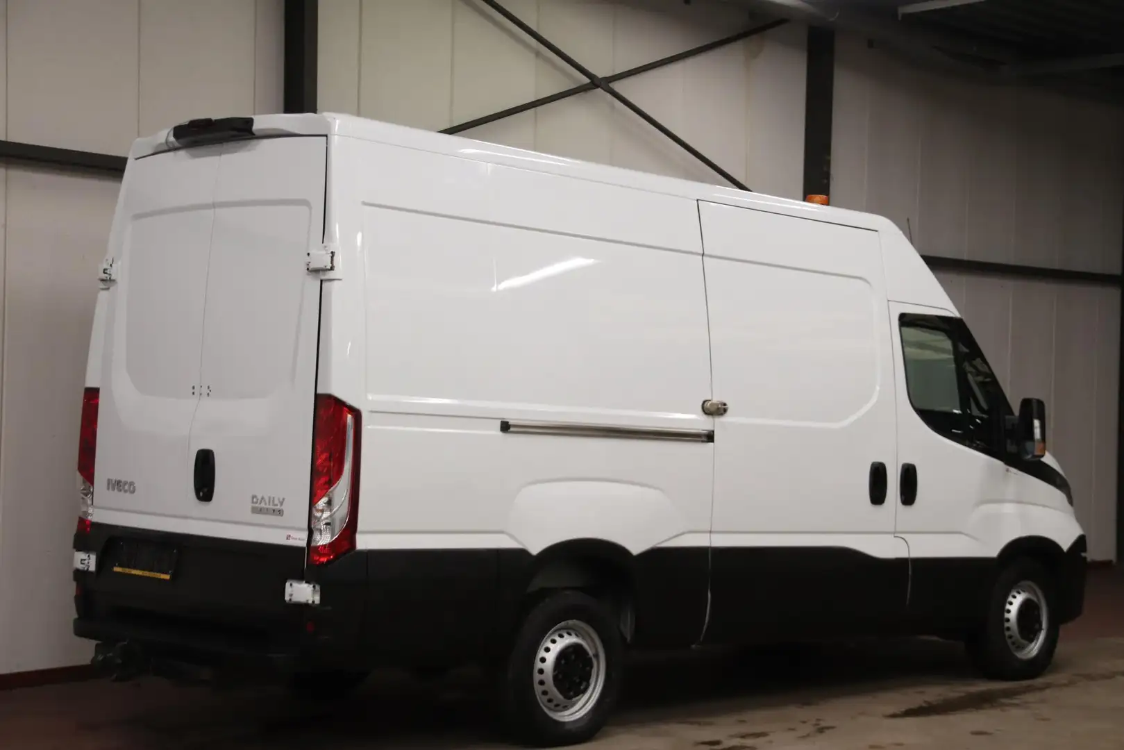 Iveco Daily 35S14V 2.3 352 L2H2 Iveco Daily 35S14V 2.3 352 H2 Wit - 2