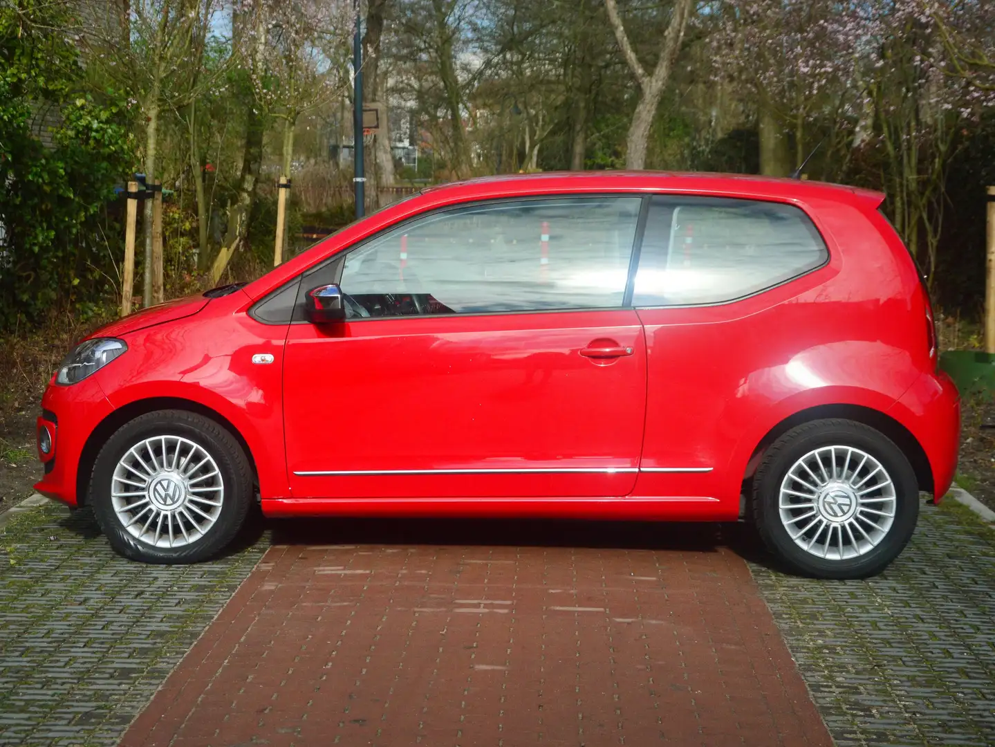 Volkswagen up! up! 1.0 high up! Rood - 2