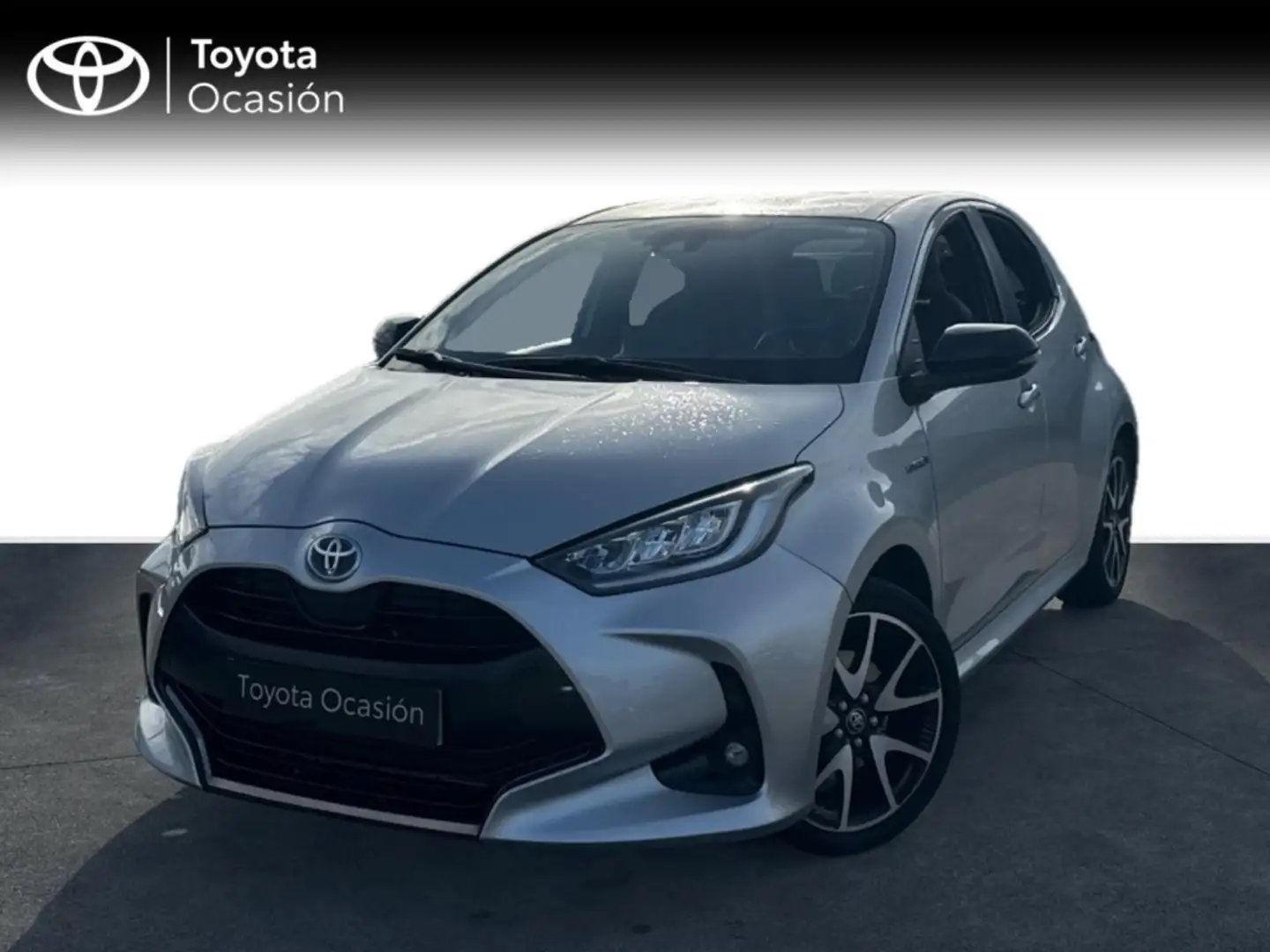Toyota Yaris 120H 1.5 Style Plateado - 1