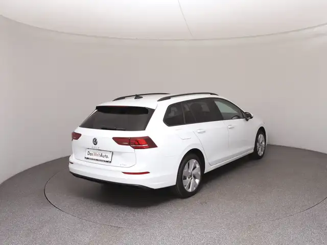 Volkswagen Golf view 4