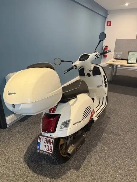 Vespa GTS Super 125