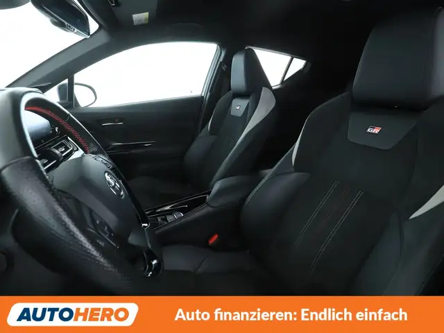 Toyota C-HR view 10