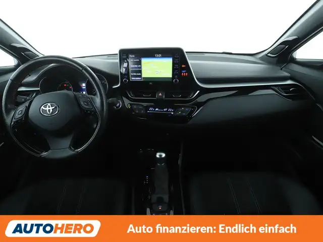 Toyota C-HR view 12
