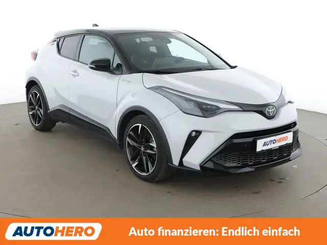 Toyota C-HR view 8