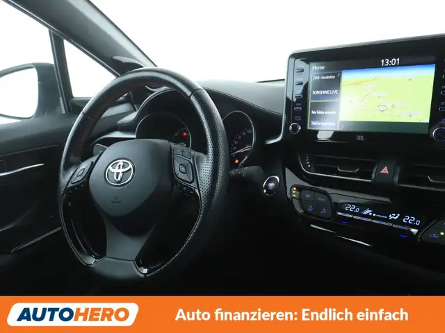 Toyota C-HR view 13