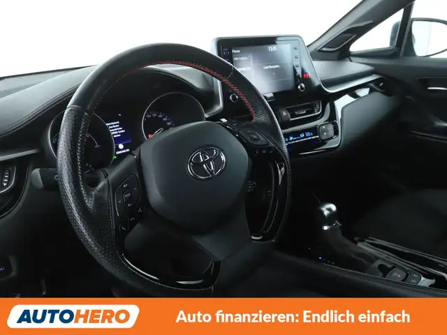 Toyota C-HR view 11