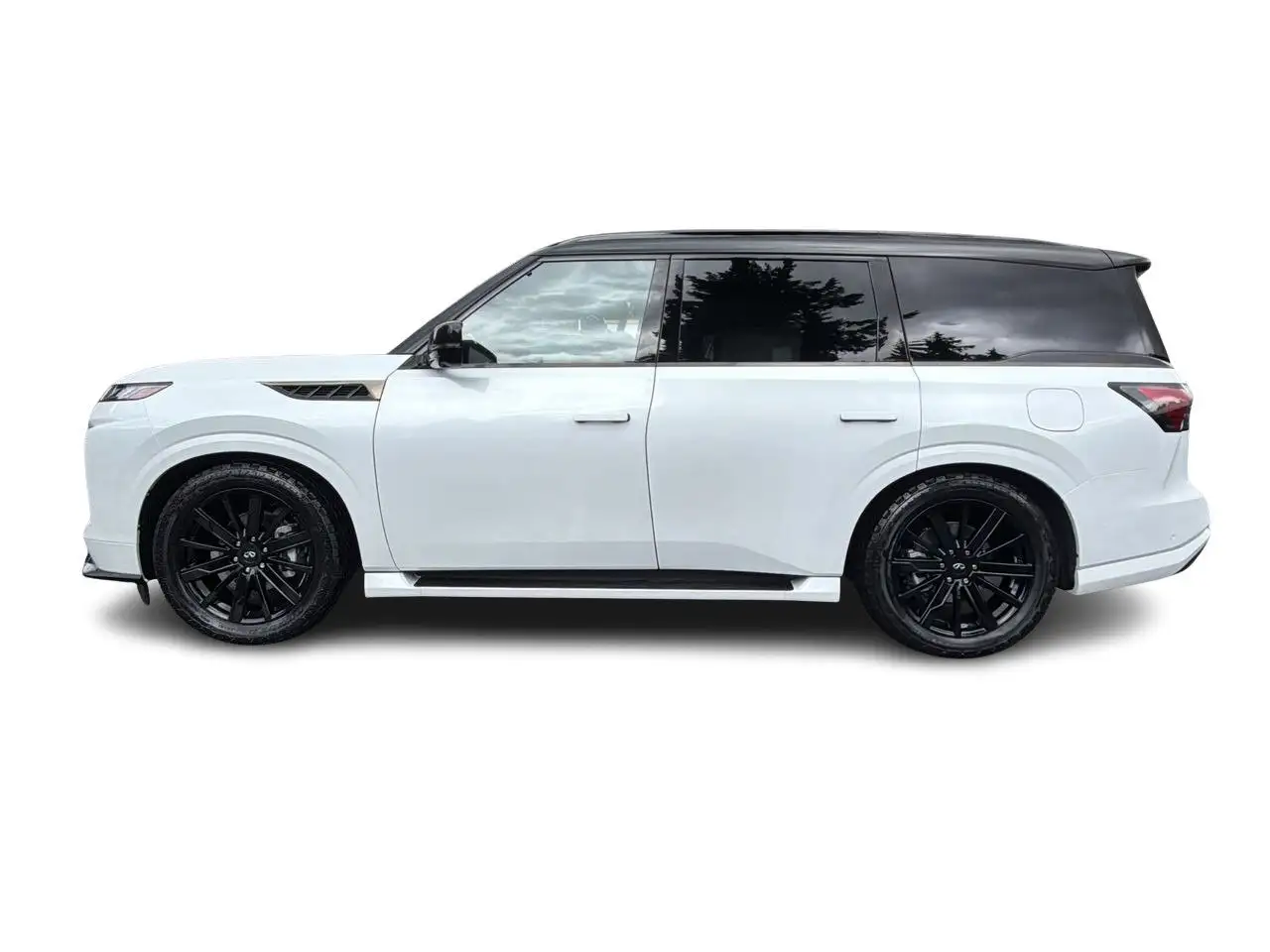 Infiniti QX80 снимка Infiniti QX80