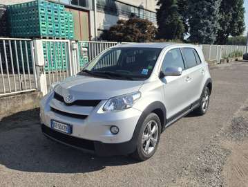 Urban Cruiser 1.4 d-4d Luxury Awd