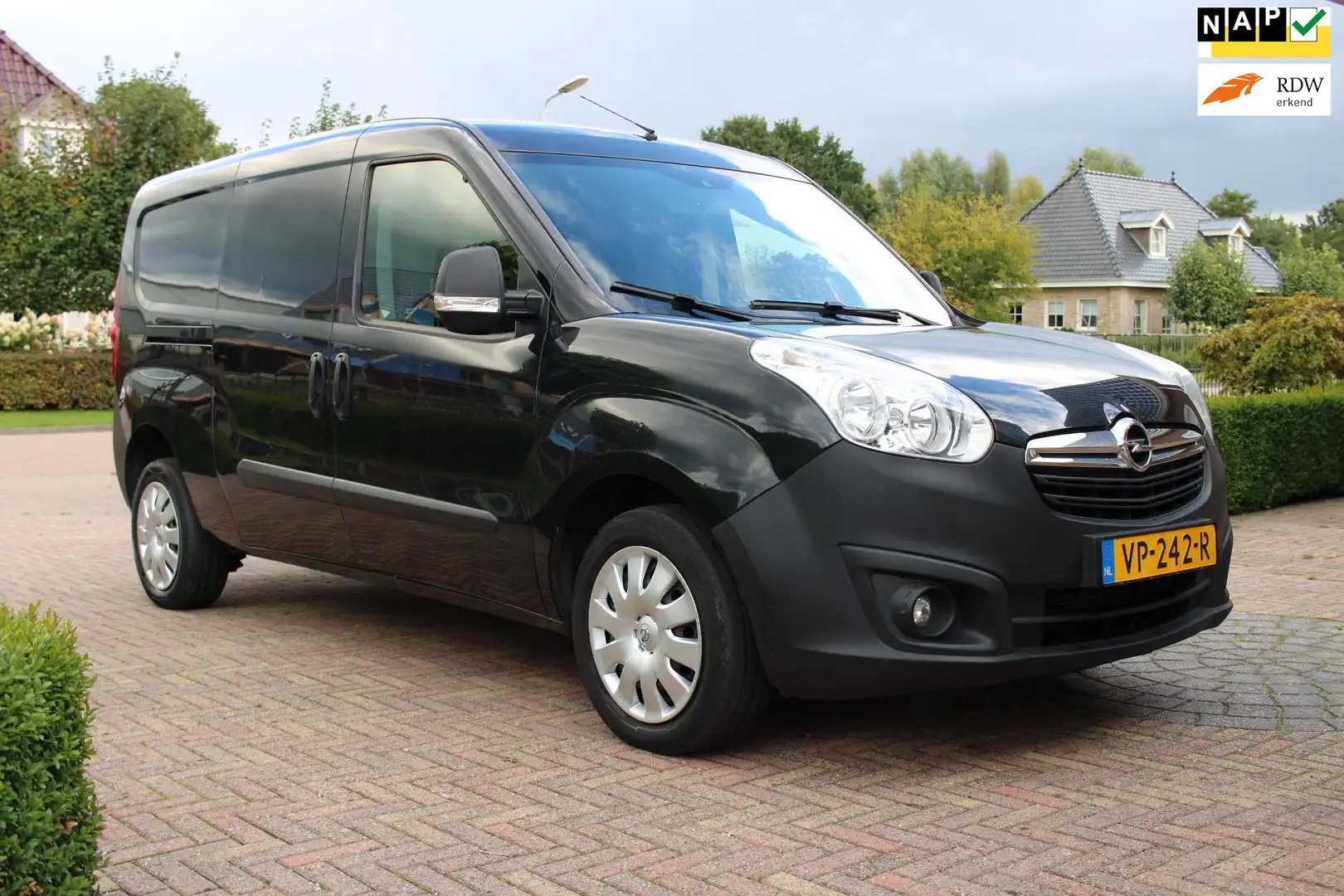 Opel Combo 1.3 CDTi L2H1 ecoFLEX Sport | Zwart | Airco | Maxi Zwart - 1