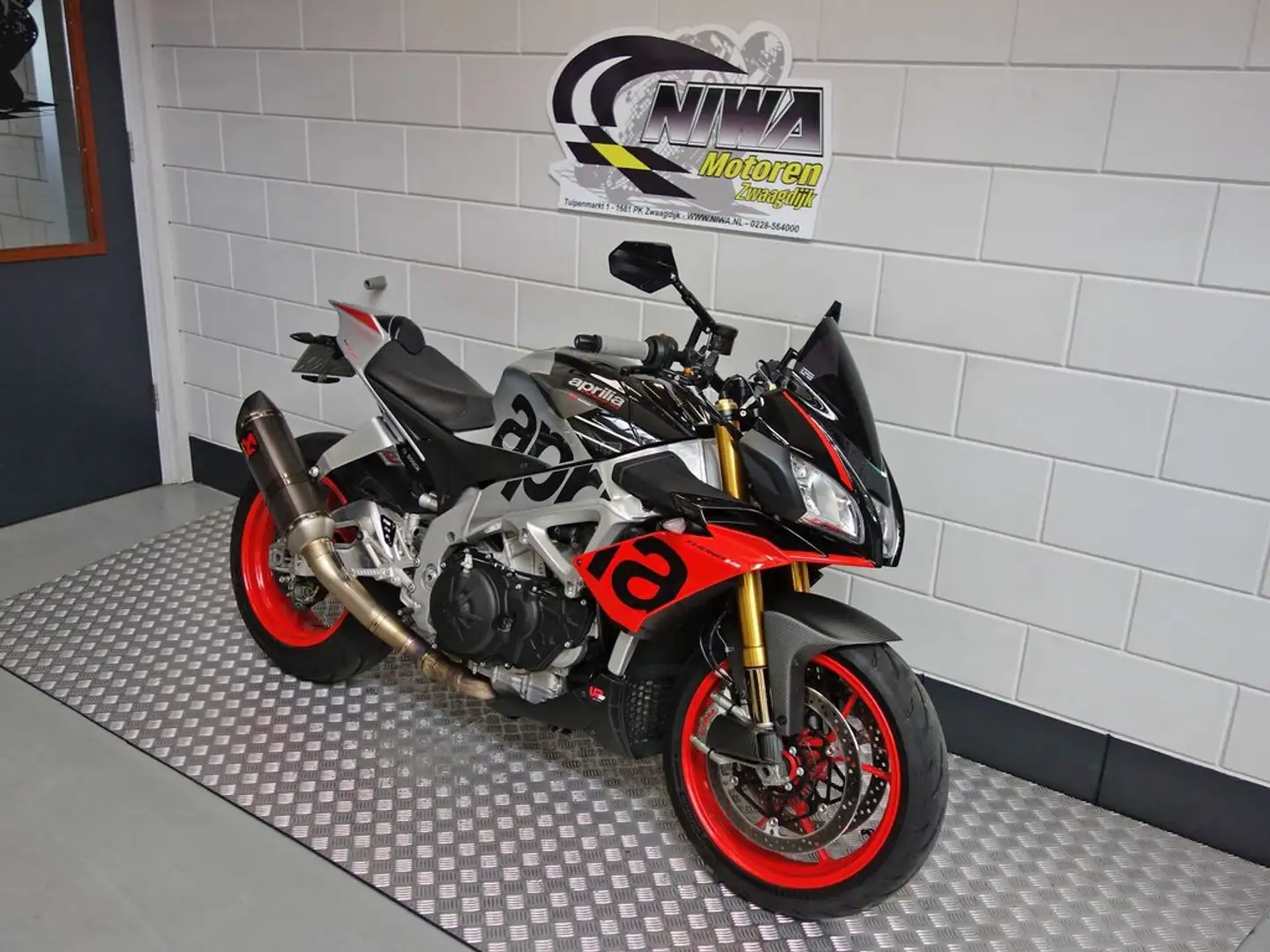 Aprilia Tuono V4 1100 Factory Roşu - 2