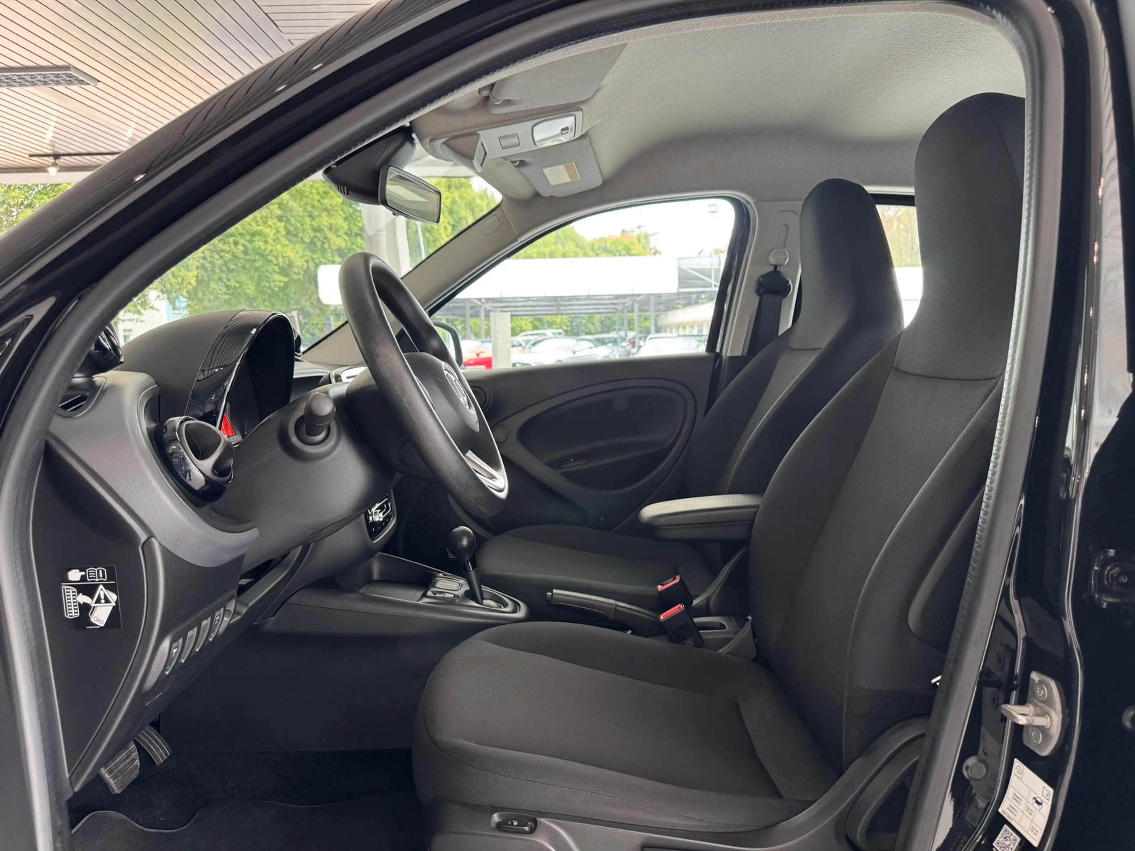 smart forFour EQ NAVI*LED*SITZH*PDC*TEMPO*CARPLAY*22KW — photo 11