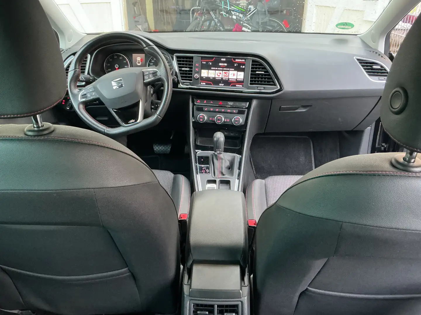 SEAT Leon Leon 1.8 TSI Schwarz - 2