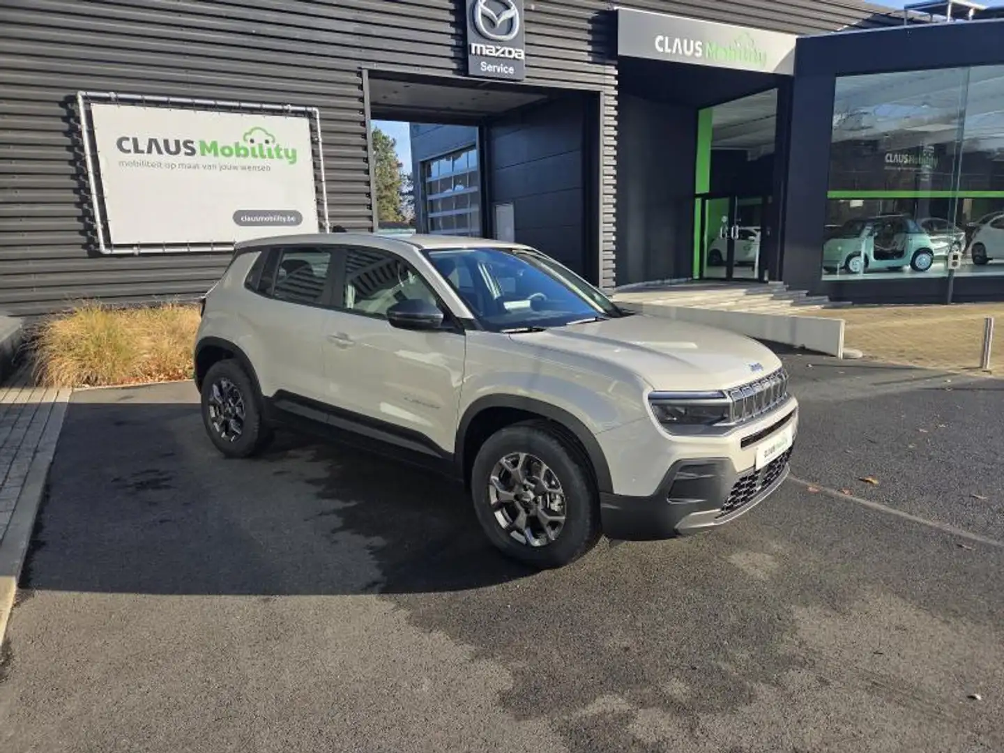 Jeep Avenger Longitude 1,2 MHev 110 Aut. + Winterpack - NIEUW Grau - 1