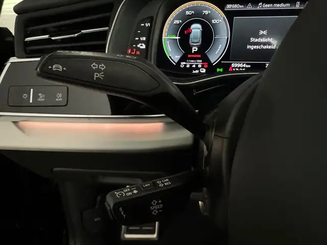 Audi Q8 view 14