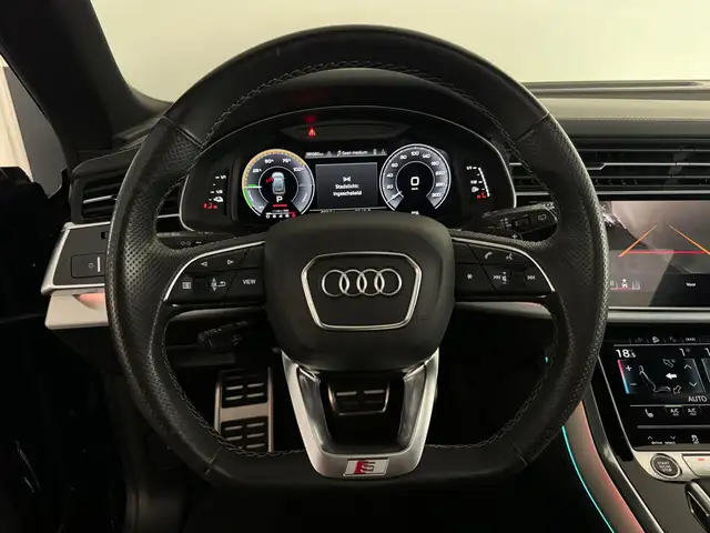 Audi Q8 view 13